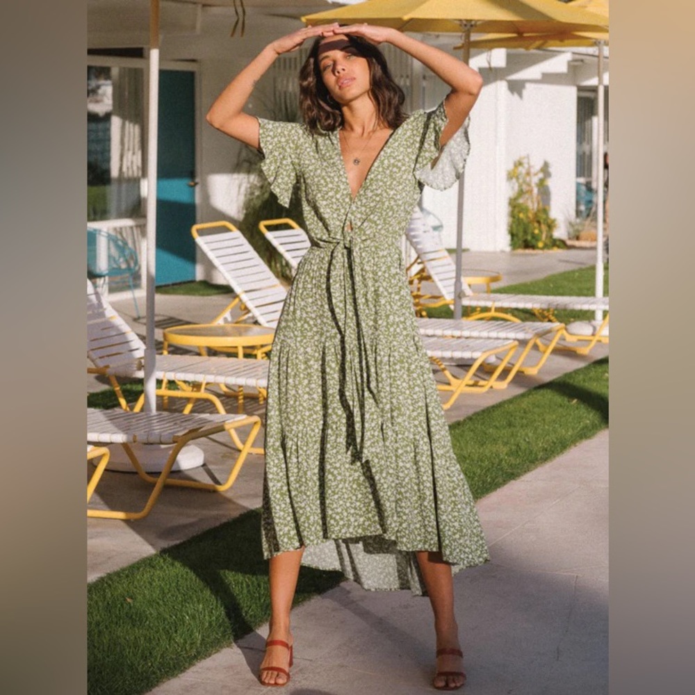 Kivari Gracie Floral Tie Front Maxi Dress Green Floral in medium